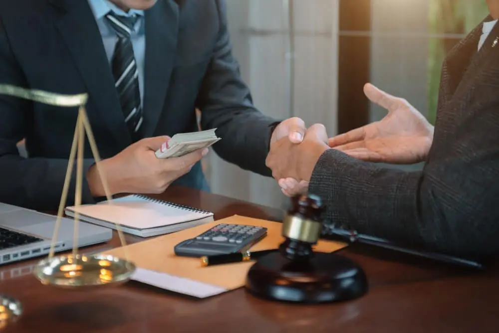 Aranceles de Procuradores: Qué son y quién los paga