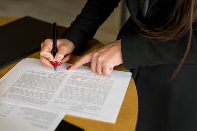 Oposición a la ejecución de títulos extrajudiciales: causas de interposición